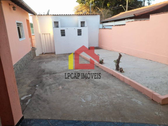 Imagem Casa com 3 Quartos à Venda, 400 m² em Floramar - Belo Horizonte