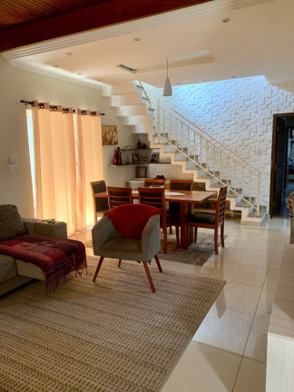 Casa com 4 Quartos à Venda, 300 m² em Residencial Portal Da Mantiqueira - Taubaté