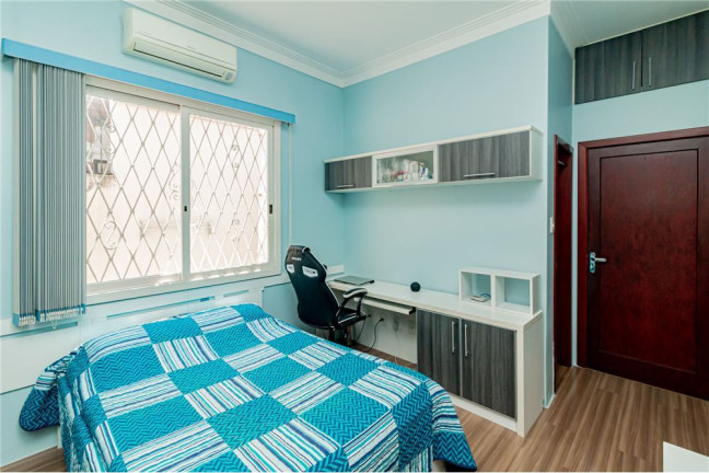 Imagem Casa com 3 Quartos à Venda, em Vila Ipiranga - Porto Alegre Imagem Casa com 3 Quartos à Venda, em Vila Ipiranga - Porto Alegre