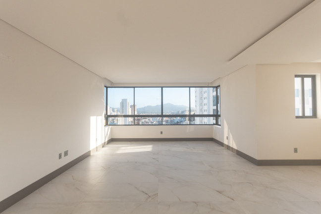 Imagem Apartamento com 3 Quartos à Venda, 130 m² em Centro - Balneário Camboriú Imagem Apartamento com 3 Quartos à Venda, 130 m² em Centro - Balneário Camboriú