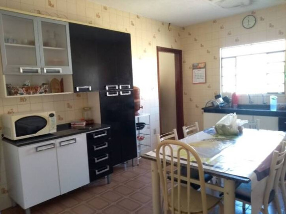 Imagem Casa com 3 Quartos à Venda, 200 m² em Vila São José - Taubaté Imagem Casa com 3 Quartos à Venda, 200 m² em Vila São José - Taubaté