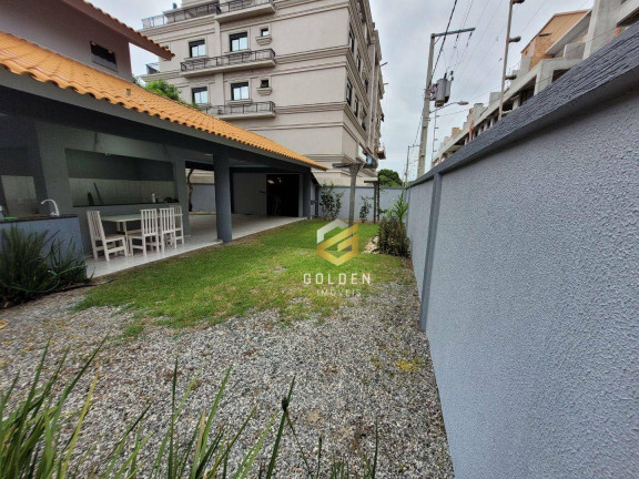 Imagem Casa com 4 Quartos para Temporada, 220 m² em Bombinhas - Bombinhas