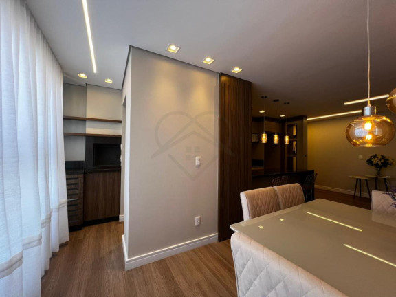 Imagem Apartamento com 2 Quartos à Venda, 77 m²