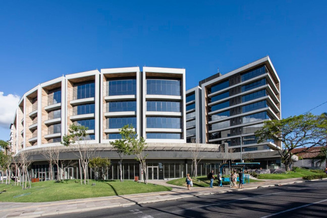 Sala Comercial à Venda, 200 m² em Tristeza - Porto Alegre