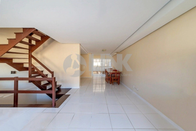 Imagem Imóvel com 3 Quartos à Venda, 220 m² em Tristeza - Porto Alegre Imagem Imóvel com 3 Quartos à Venda, 220 m² em Tristeza - Porto Alegre