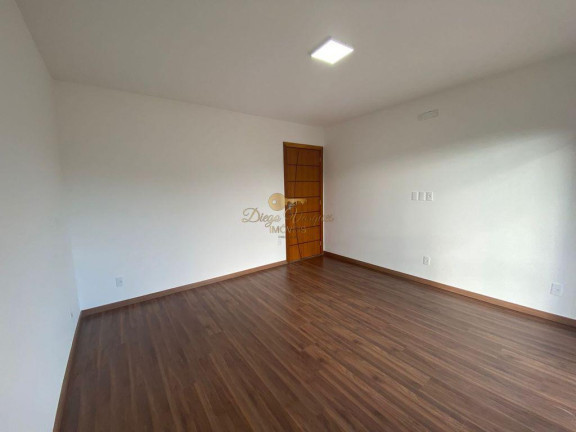 Imagem Casa com 3 Quartos à Venda, 300 m² em Albuquerque - Teresópolis