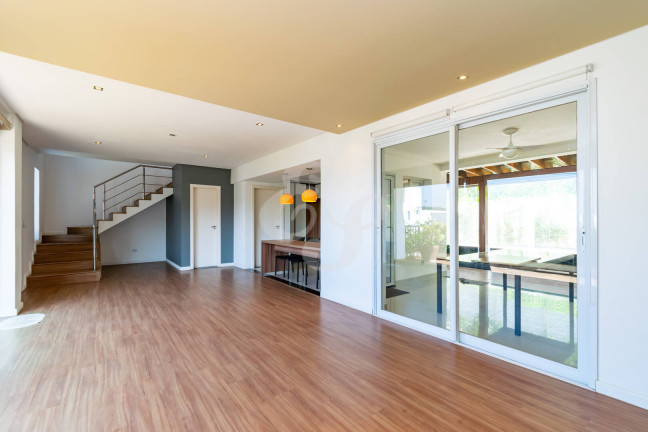 Imagem Casa de Condomínio com 3 Quartos à Venda, 245 m² em Alphaville - Santana De Parnaíba Imagem Casa de Condomínio com 3 Quartos à Venda, 245 m² em Alphaville - Santana De Parnaíba