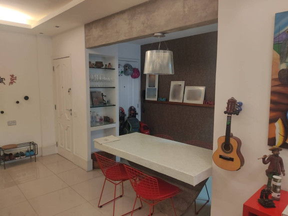 Imagem Apartamento com 2 Quartos à Venda, 80 m² em Laranjeiras - Rio De Janeiro Imagem Apartamento com 2 Quartos à Venda, 80 m² em Laranjeiras - Rio De Janeiro