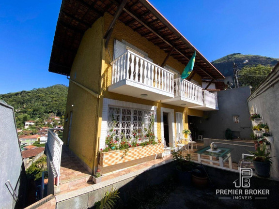 Imagem Casa com 4 Quartos à Venda, 213 m² em Iucas - Teresópolis