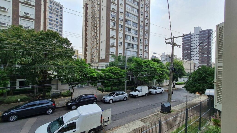 Imagem Apartamento com 2 Quartos à Venda, 72 m² em Passo Da Areia - Porto Alegre Imagem Apartamento com 2 Quartos à Venda, 72 m² em Passo Da Areia - Porto Alegre