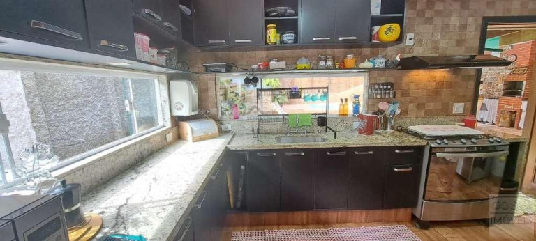 Imagem Casa com 5 Quartos à Venda, 240 m² em Araras - Teresópolis Imagem Casa com 5 Quartos à Venda, 240 m² em Araras - Teresópolis