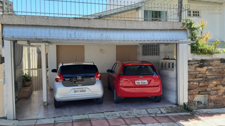 Imagem Casa com 8 Quartos à Venda, 190 m² em Agronômica - Florianópolis Imagem Casa com 8 Quartos à Venda, 190 m² em Agronômica - Florianópolis