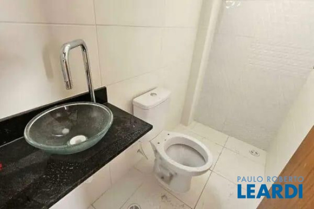Imagem Cobertura com 2 Quartos para Alugar, 85 m² em Vila Assunção - Santo André