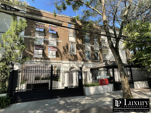 Apartamento com 2 Quartos à Venda, 300 m² em Alto De Pinheiros - São Paulo