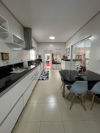 Imagem Casa com 3 Quartos à Venda, 283 m² em Centro - Goianésia