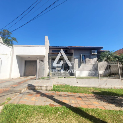 Casa com 3 Quartos à Venda,  em Centro - Cruz Alta