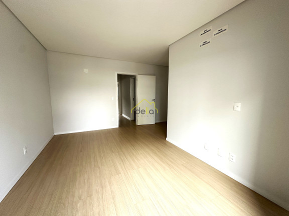 Imagem Casa com 3 Quartos à Venda, 153 m² em América - Joinville Imagem Casa com 3 Quartos à Venda, 153 m² em América - Joinville