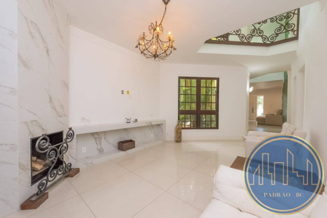 Imagem Casa com 3 Quartos para Temporada, 350 m² em Praia Das Taquaras - Balneário Camboriú Imagem Casa com 3 Quartos para Temporada, 350 m² em Praia Das Taquaras - Balneário Camboriú