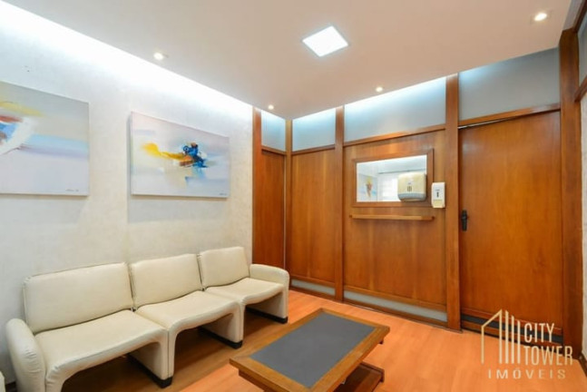 Sala Comercial à Venda, 40 m² em Cerqueira César - São Paulo