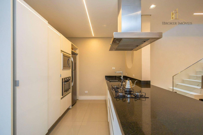 Imagem Sobrado com 3 Quartos à Venda, 208 m² em Uberaba - Curitiba Imagem Sobrado com 3 Quartos à Venda, 208 m² em Uberaba - Curitiba