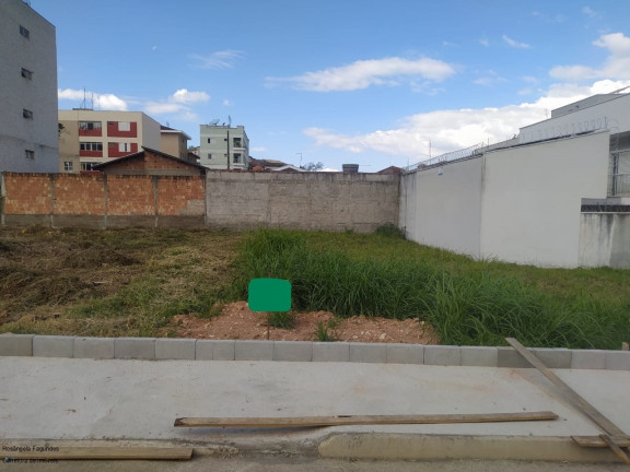 Imagem Terreno à Venda, 300 m² em Chácara Dos Cravos - Poços De Caldas