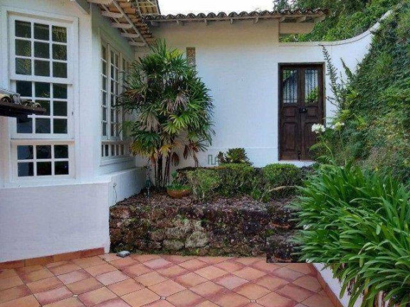 Imagem Casa com 6 Quartos à Venda, 300 m² em Piratininga - Niterói Imagem Casa com 6 Quartos à Venda, 300 m² em Piratininga - Niterói