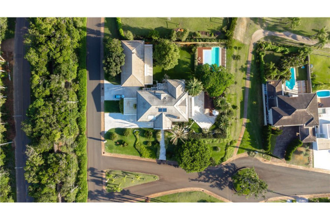 Imagem Casa com 7 Quartos à Venda, em Belém Novo - Porto Alegre Imagem Casa com 7 Quartos à Venda, em Belém Novo - Porto Alegre