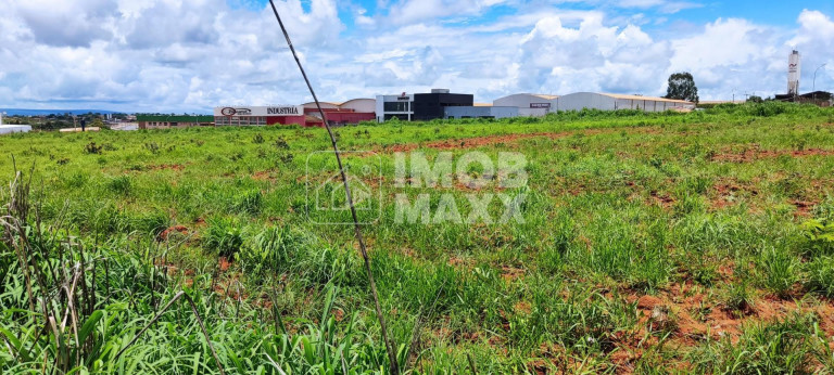 Imagem Terreno à Venda, 2.511 m² em 3º Setor Industrial - Formosa Imagem Terreno à Venda, 2.511 m² em 3º Setor Industrial - Formosa