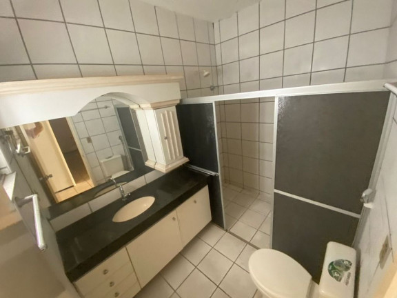 Imagem Casa com 3 Quartos à Venda, 260 m² em Montese - Fortaleza