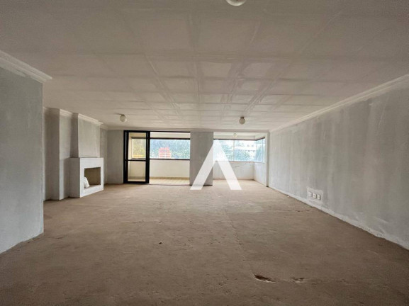 Imagem Apartamento com 5 Quartos à Venda, 256 m² em Agriões - Teresópolis