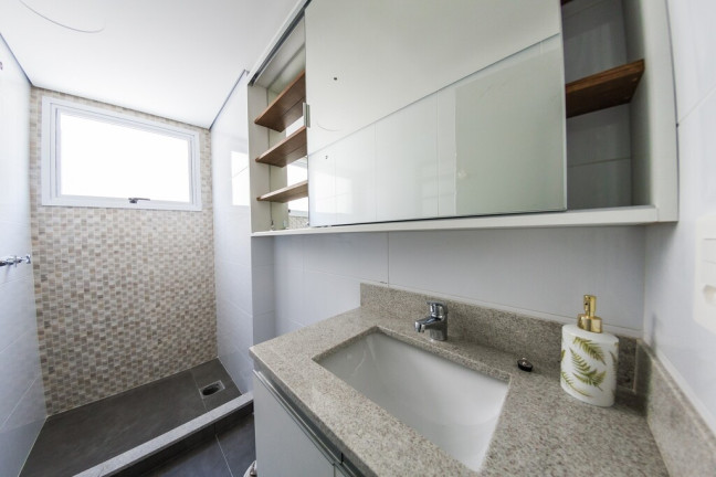 Imagem Apartamento com 2 Quartos à Venda, 66 m² em Menino Deus - Porto Alegre