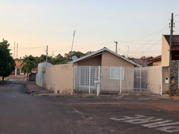 Casa com 2 Quartos à Venda,  em Centro - Getulina