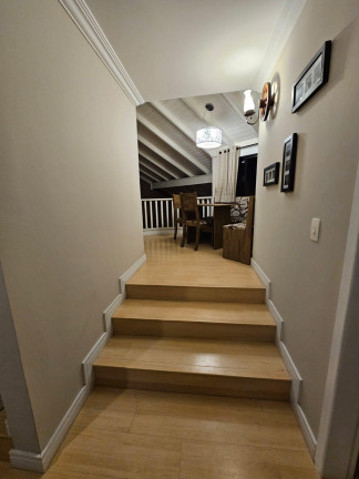 Imagem Casa com 3 Quartos à Venda, 275 m² em Capão Raso - Curitiba Imagem Casa com 3 Quartos à Venda, 275 m² em Capão Raso - Curitiba