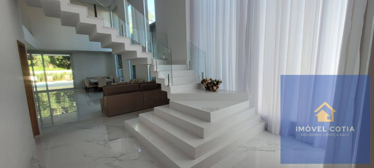 Imagem Casa de Condomínio com 3 Quartos à Venda, 560 m² em Jardim Do Golf I - Jandira