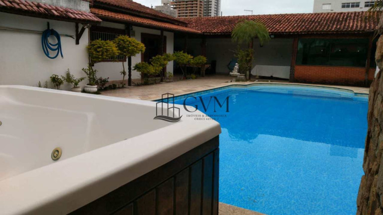 Imagem Casa com 5 Quartos à Venda ou Locação, 250 m² em Maracanã - Praia Grande Imagem Casa com 5 Quartos à Venda ou Locação, 250 m² em Maracanã - Praia Grande