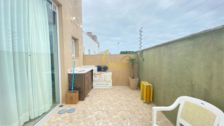 Imagem Casa de Condomínio com 4 Quartos à Venda, 220 m² em Rainha Do Mar - Xangri-la