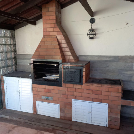 Imagem Casa com 2 Quartos à Venda, 324 m² em Santa Regina - Camboriú