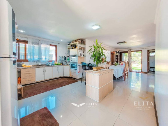 Imagem Sobrado com 3 Quartos à Venda, 253 m² em Los Angeles - Barra Velha