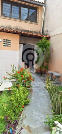 Imagem Casa com 6 Quartos à Venda, 232 m² em José Bonifácio - Fortaleza