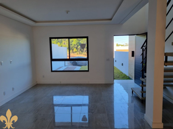 Sobrado com 3 Quartos à Venda,  em Sertão Do Maruim - São José