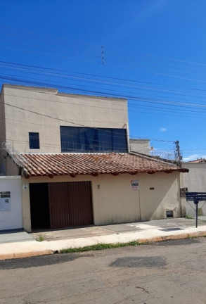 Sobrado com 3 Quartos à Venda, 92 m² em Solange Park 3 - Goiânia
