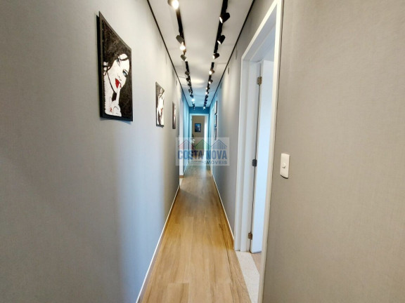 Imagem Apartamento com 4 Quartos à Venda, 212 m²