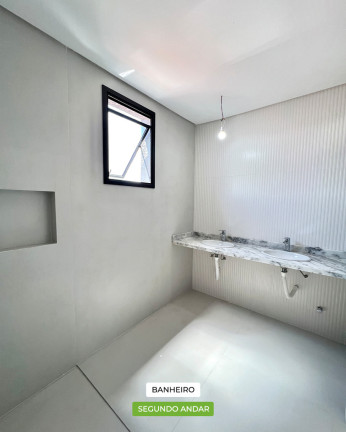 Imagem Casa com 3 Quartos à Venda, 237 m² em Santa Felicidade - Curitiba