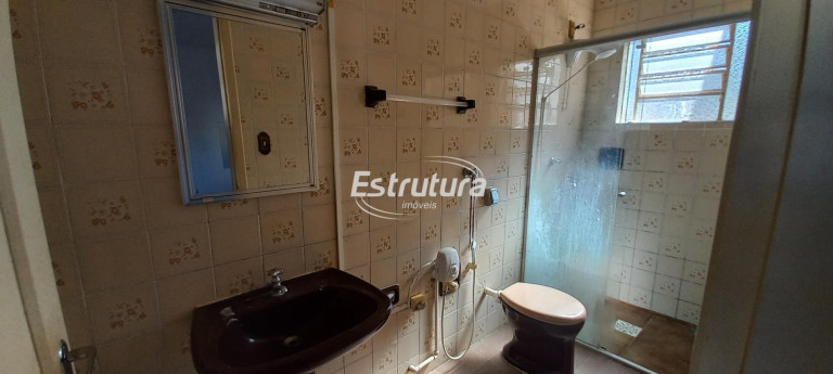 Imagem Casa com 3 Quartos à Venda, 110 m² em Centro - Santa Maria Imagem Casa com 3 Quartos à Venda, 110 m² em Centro - Santa Maria