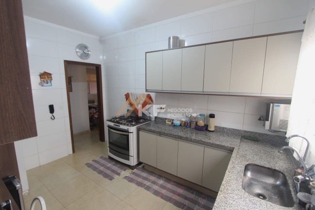 Casa de Condomínio com 3 Quartos à Venda, 150 m² em Centro - Brodowski