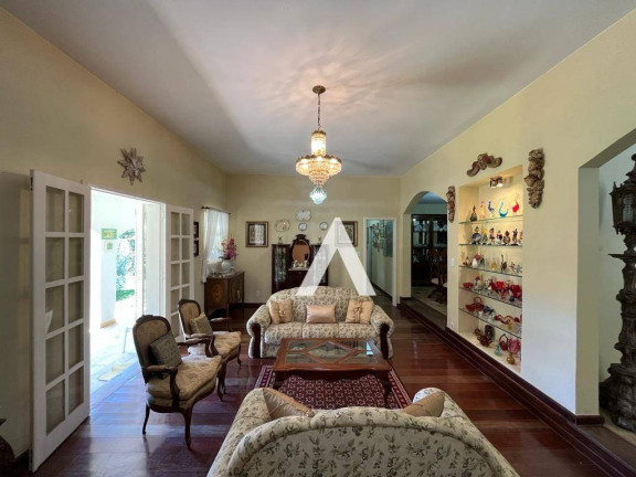 Imagem Casa com 9 Quartos à Venda, 235 m² em Quebra Frascos - Teresópolis Imagem Casa com 9 Quartos à Venda, 235 m² em Quebra Frascos - Teresópolis