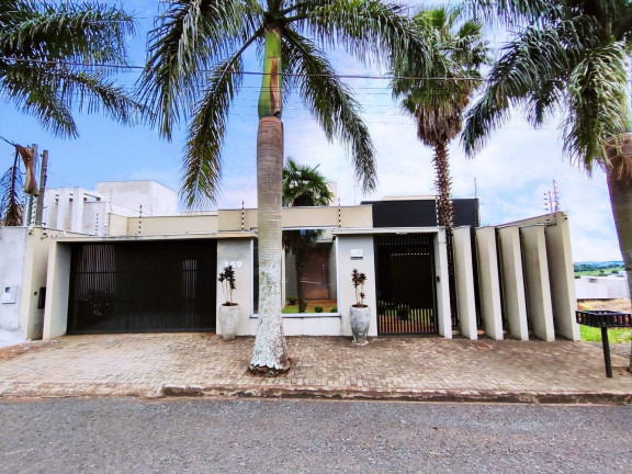 Imagem Casa com 3 Quartos à Venda, 330 m² em Arapongas Imagem Casa com 3 Quartos à Venda, 330 m² em Arapongas