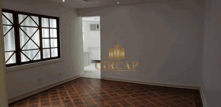 Imagem Sobrado com 5 Quartos à Venda ou Locação, 268 m² em Ibirapuera - São Paulo Imagem Sobrado com 5 Quartos à Venda ou Locação, 268 m² em Ibirapuera - São Paulo