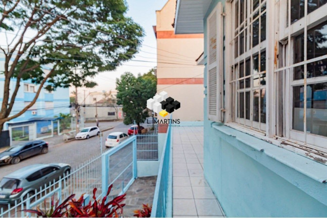 Imagem Casa com 6 Quartos à Venda, 190 m² em Santana - Porto Alegre