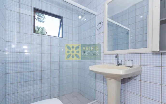 Imagem Casa com 6 Quartos para Alugar ou Temporada, 305 m² em Bombas - Bombinhas